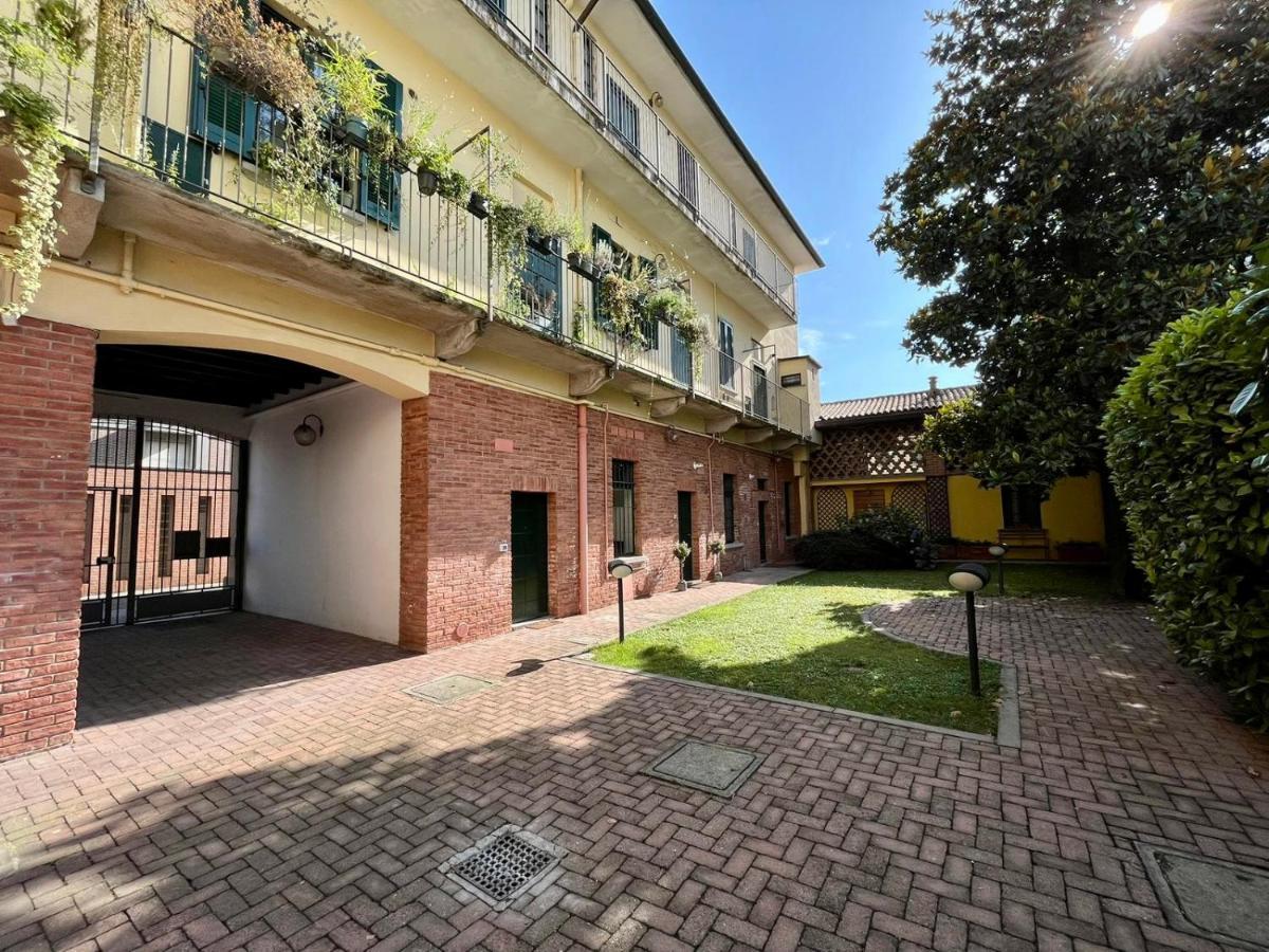 Guest House Sansiro Fiera Milán Exteriér fotografie